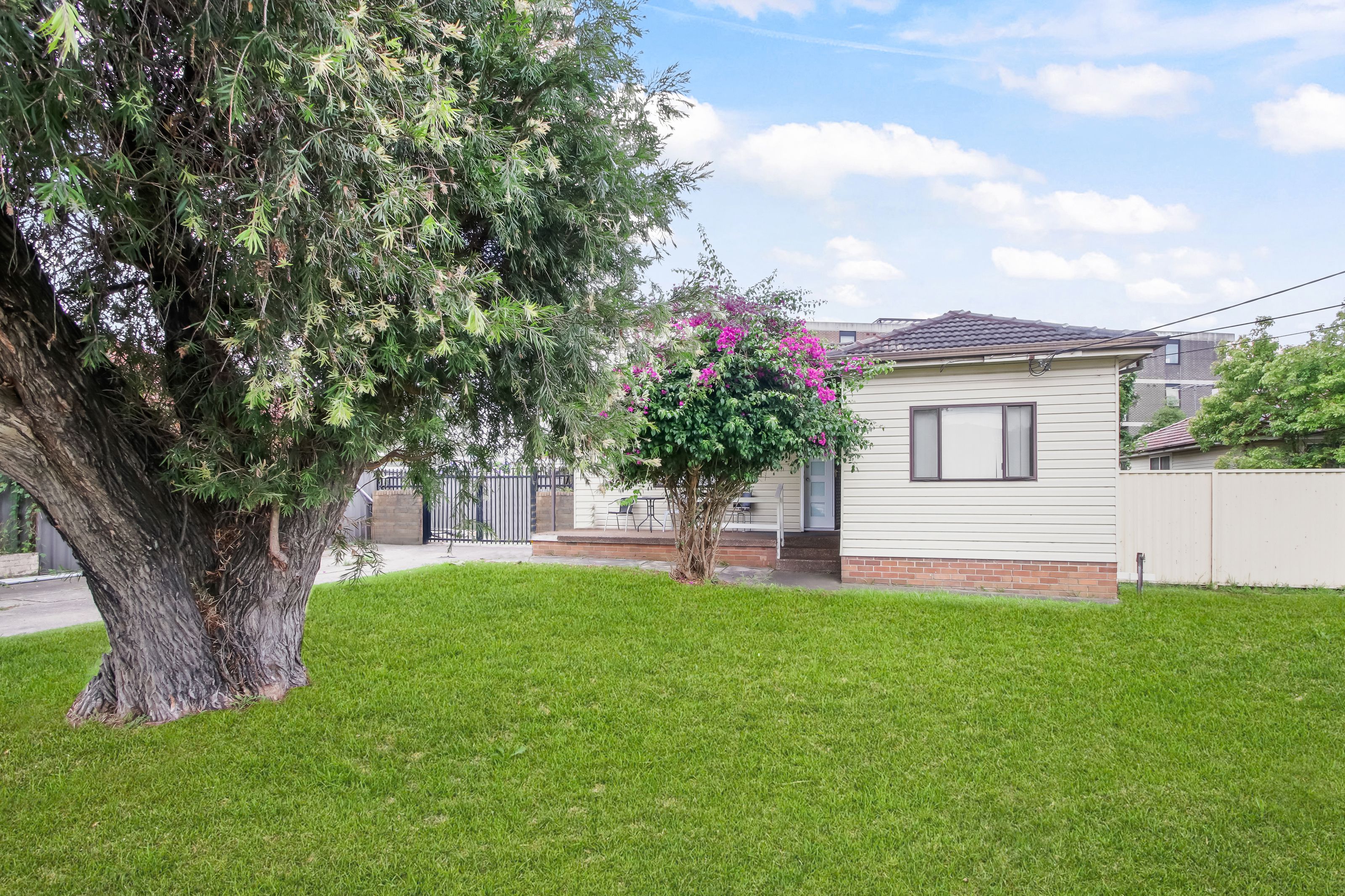 207-211 Hoxton Park Road, CARTWRIGHT