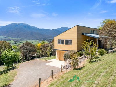 21 Ranch Road, Tawonga South