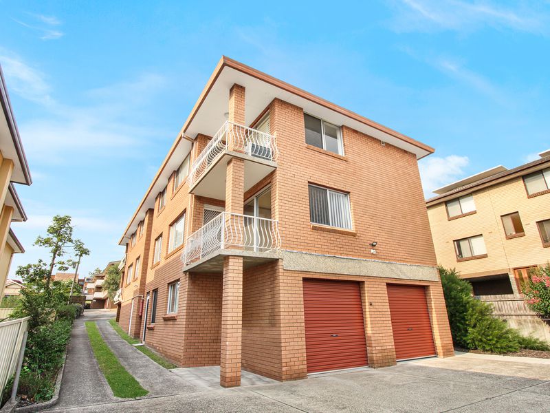 3 / 6 Loftus , Wollongong