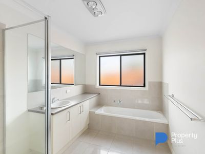 2 / 59A Honeysuckle Street, Bendigo