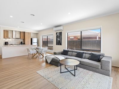 9 Edwin Close, Manor Lakes