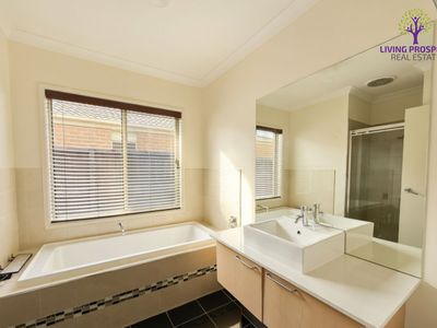 14 Landing Place, Point Cook