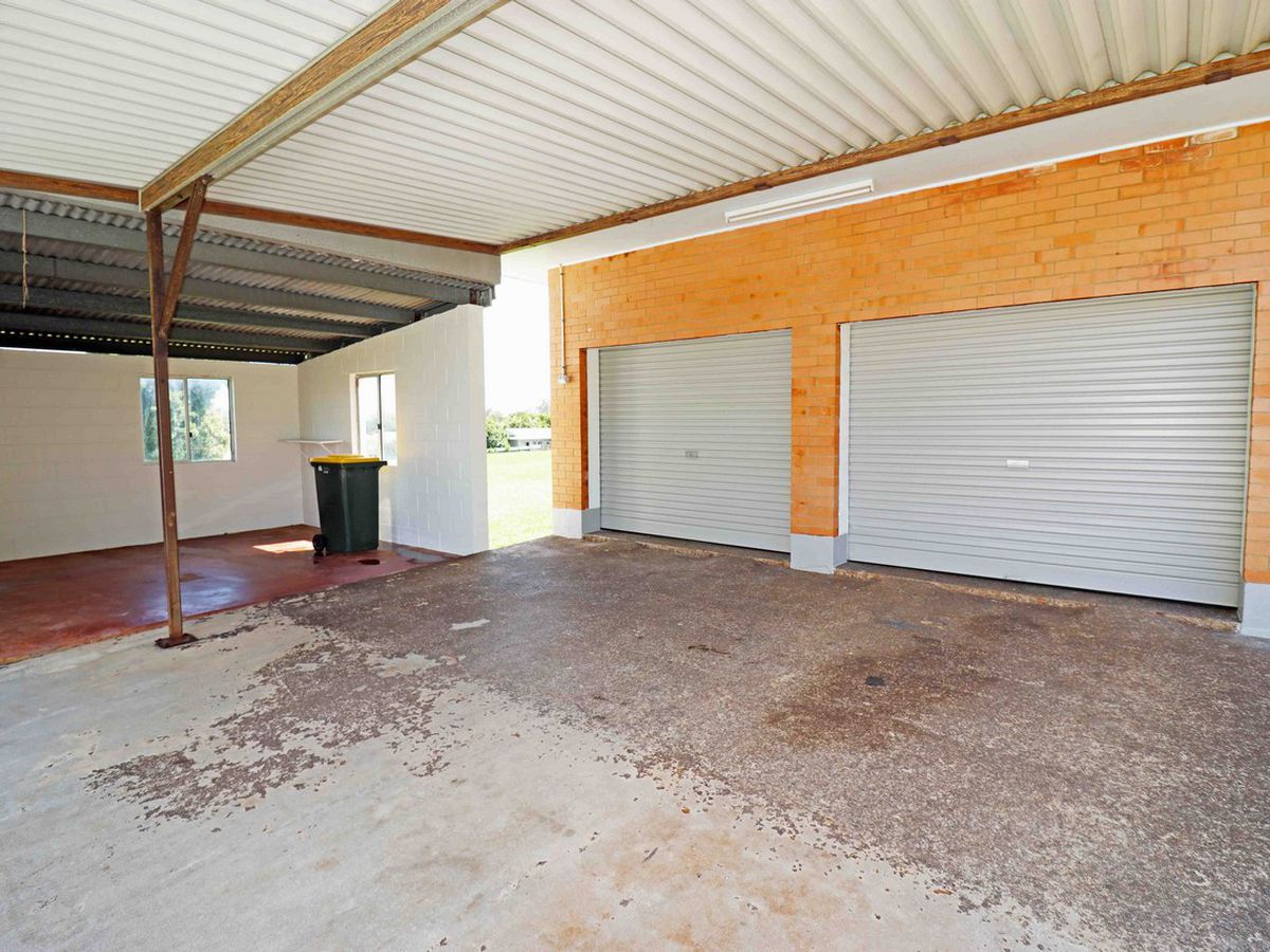 17 Grove Street, Atherton