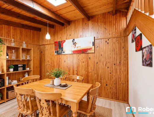 A Character Home with the Ultimate Setup for the Motorhome or Caravan image 6
