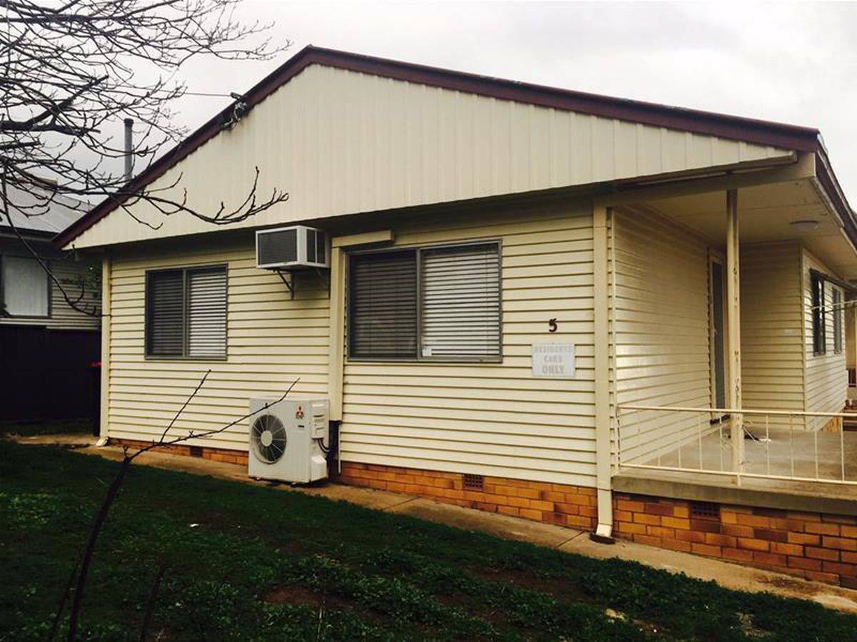 1 / 5 Griffin Avenue, Tamworth First National Real Estate Tamworth