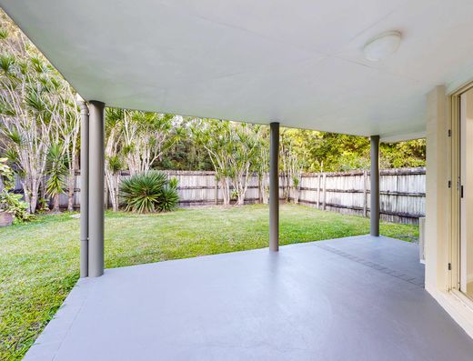Spacious Family Living Opposite Tewantin Golf Course image 21