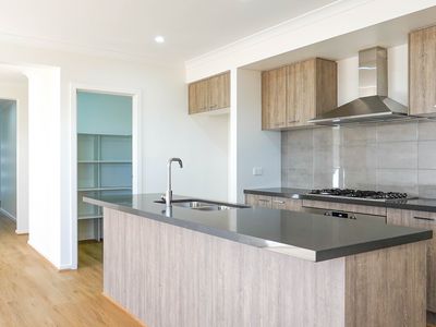 102 Buckingham Boulevard, Strathtulloh