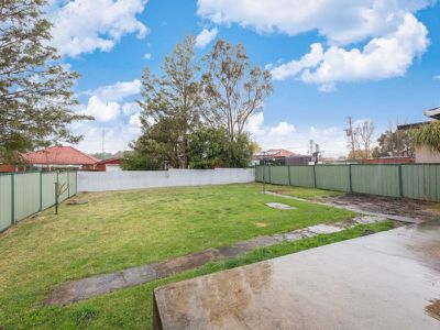 165 Princes Highway, Dapto
