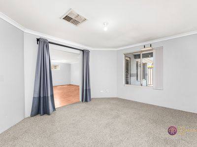 2 / 32 Barnsley Street, Queens Park