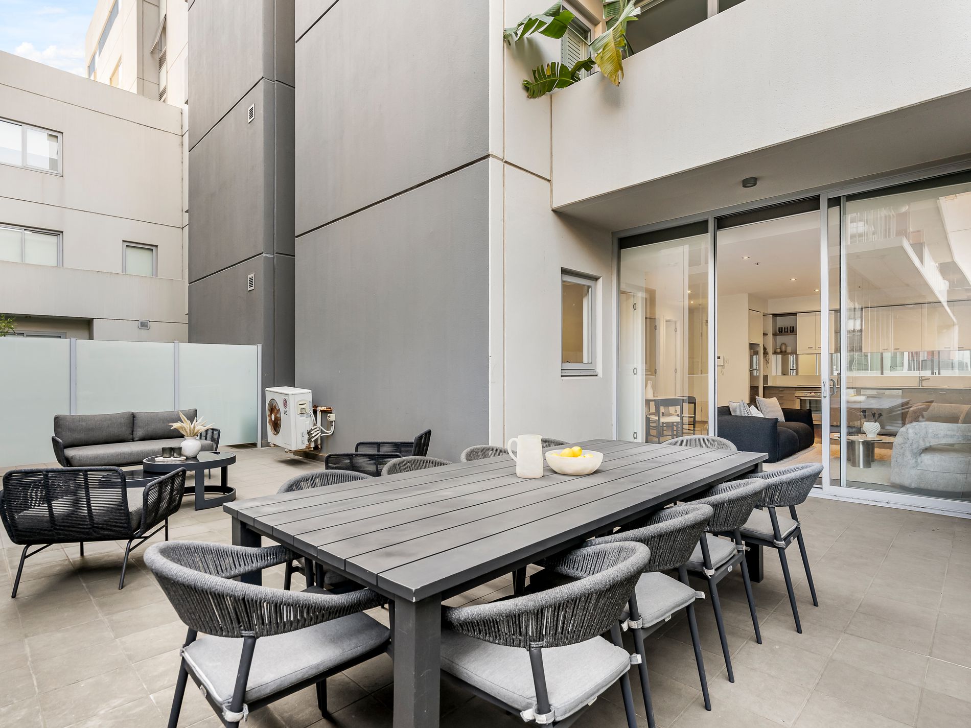 306 / 12 Yarra Street, South Yarra