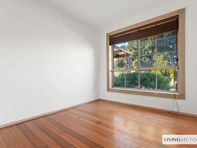 34 Vincent Crescent, Werribee