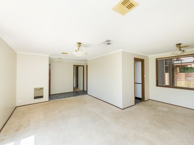 35 Wettenhall Circuit, Calwell