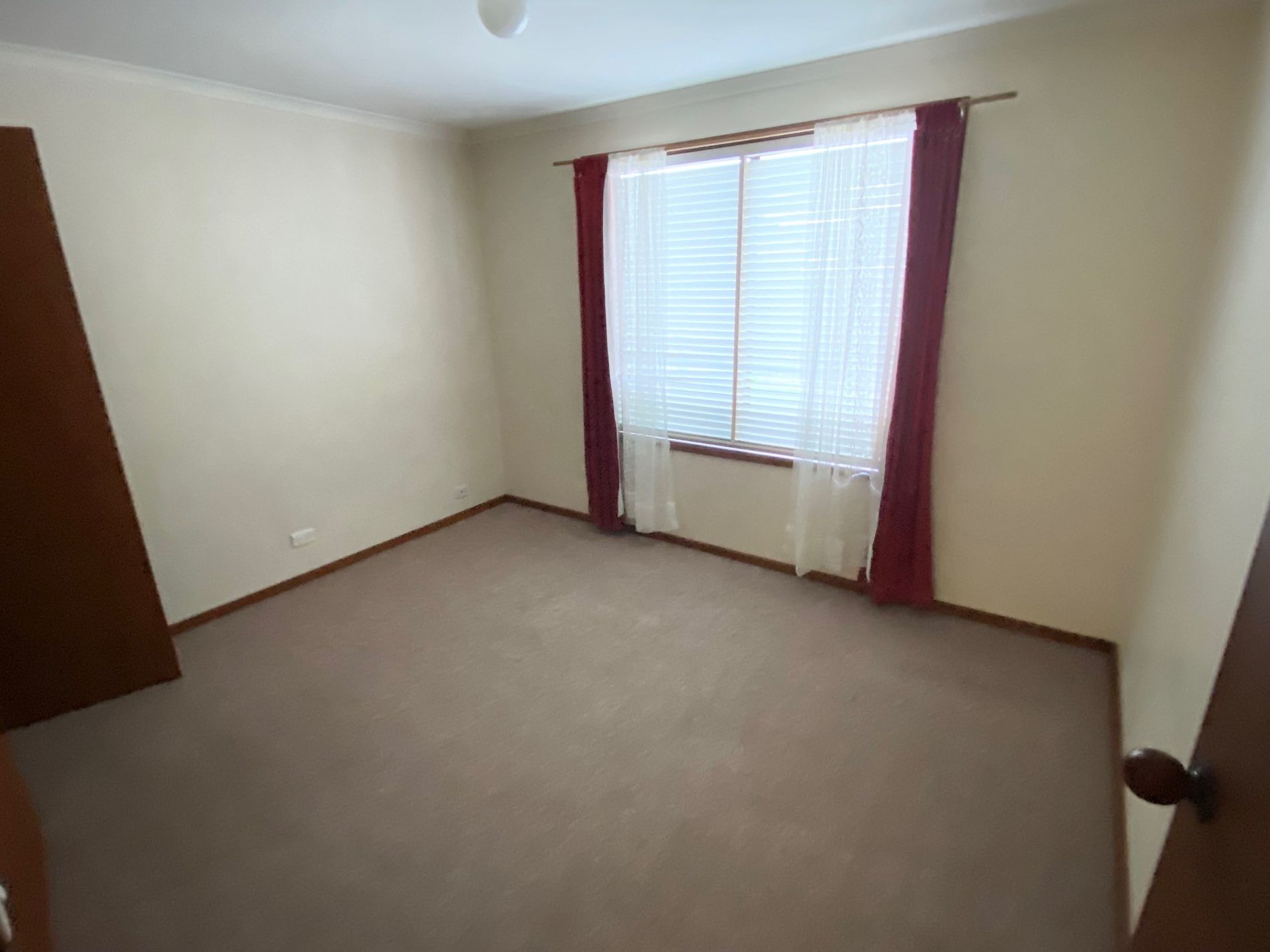 2 / 10 Sinns Avenue, Werribee