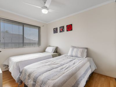 12 / 4 Madang Crescent, Runaway Bay