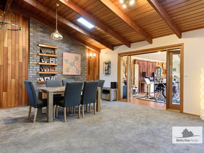 609 Mengha Road, Forest