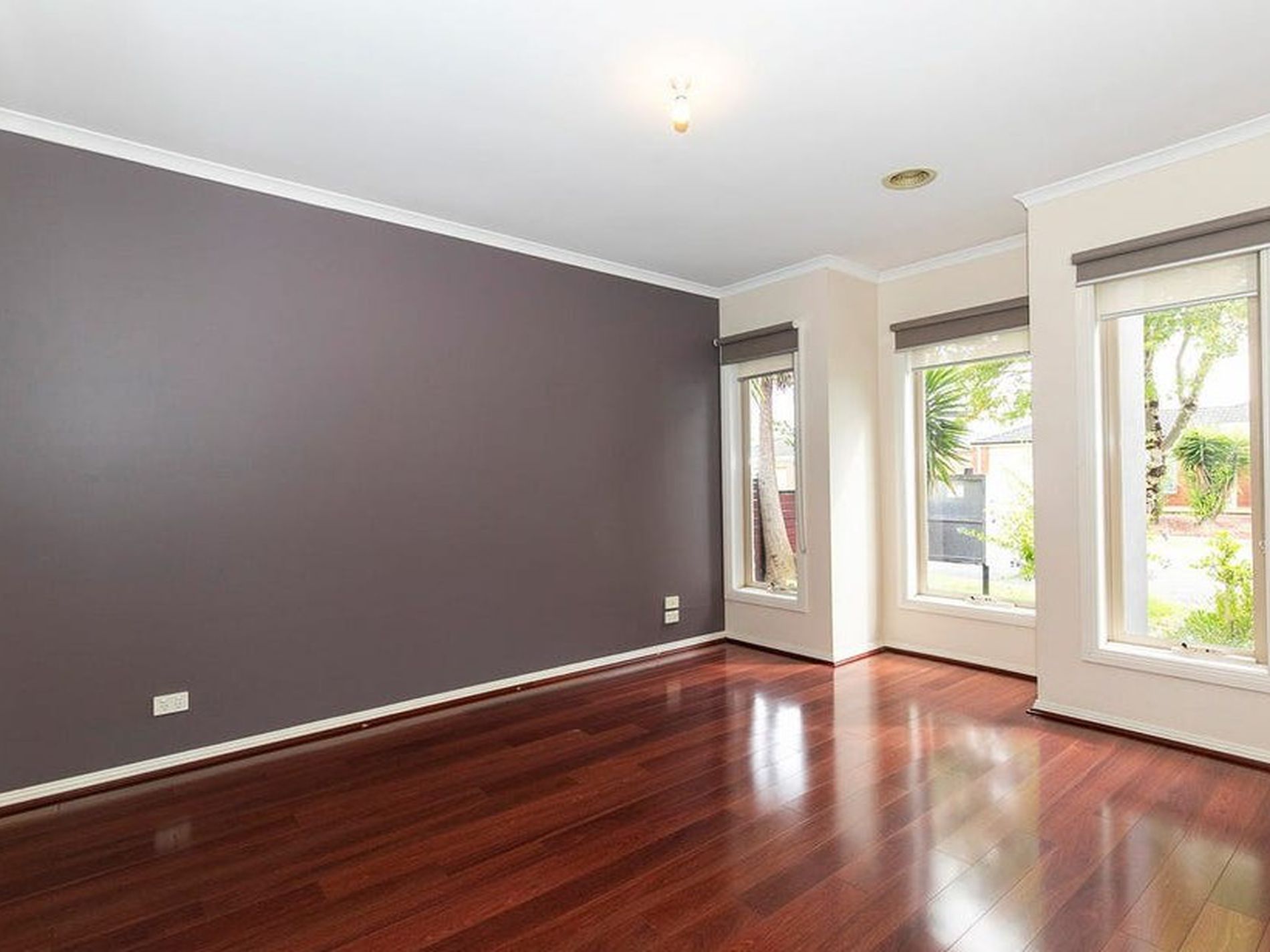 31 Hindmarsh Drive, Manor Lakes