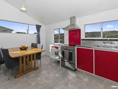71 Larsen Crescent, Tawa