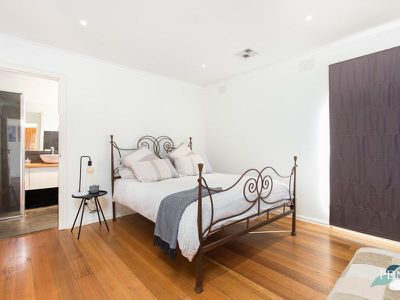 61 Cambridge Crescent, Werribee