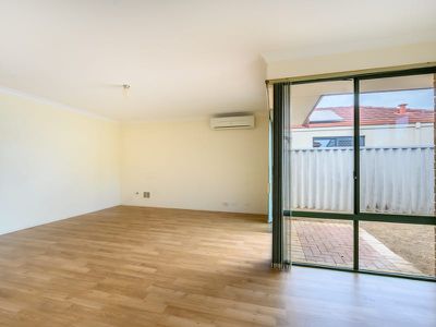 Unit 7 / 54 Gnangara Dr, Waikiki