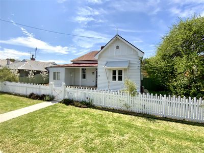 13 Battye Street, Forbes