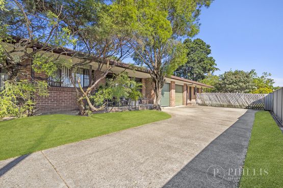 1 & 2 / 77 Corunna Crescent, Ashmore