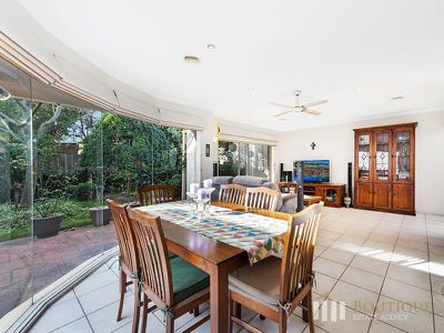 9 Tranter Square, Lynbrook