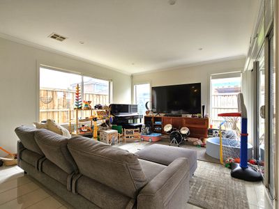 27 Abbots Avenue, Williams Landing