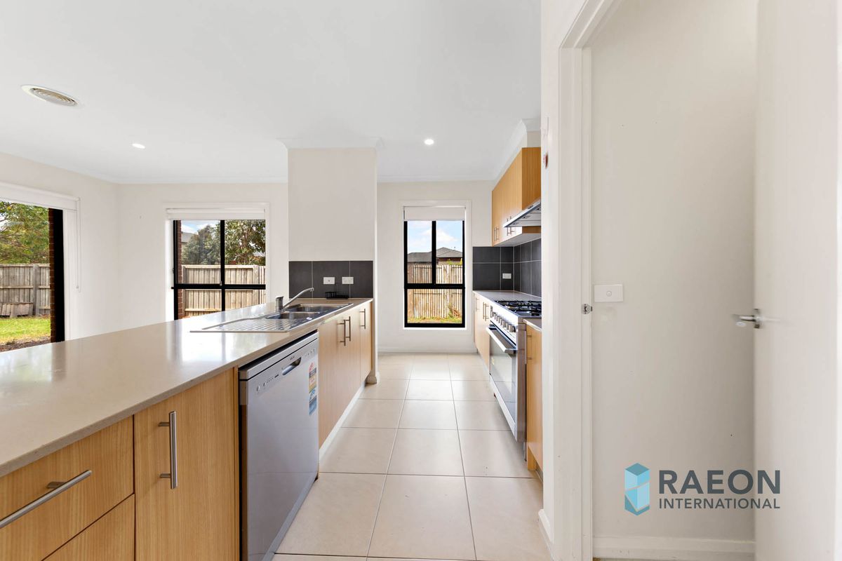 2 Hayward Street, Point Cook