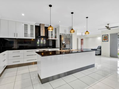 25 Rainbow Street, Kanimbla