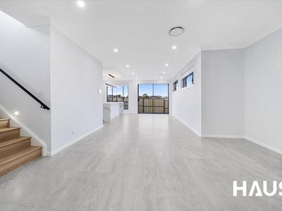 3 Oasis Way (Rousehill Heights), Box Hill