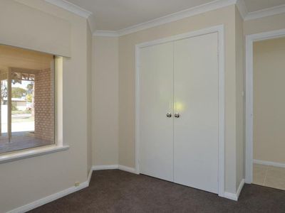 4B Nepean Grove, Hannans