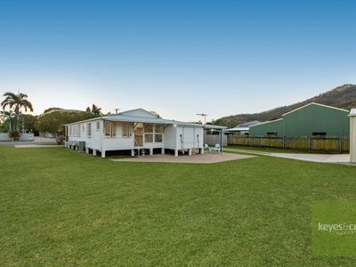 12 Vaughn Street, West End