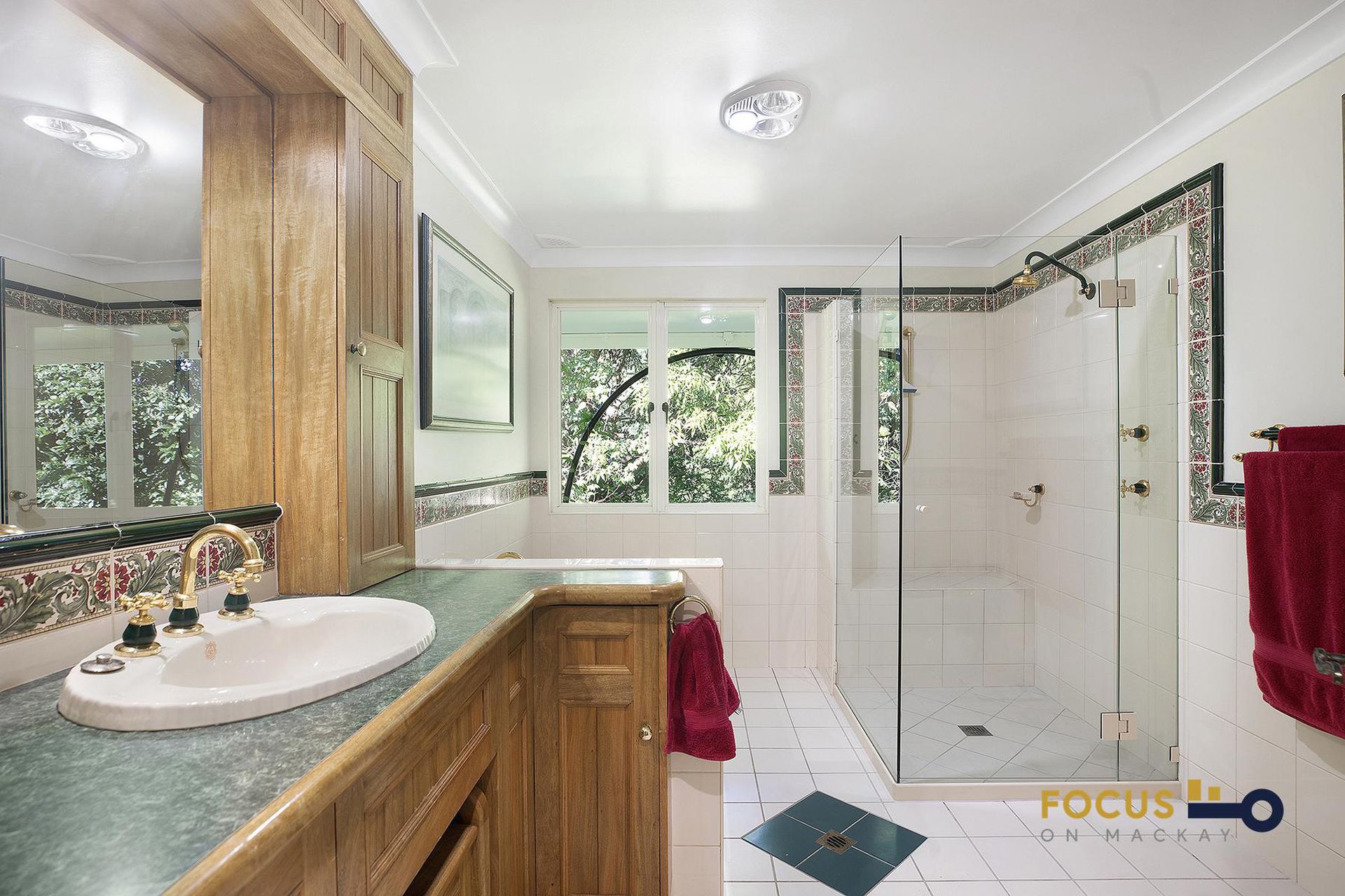 9 Ward Esplanade, Ball Bay