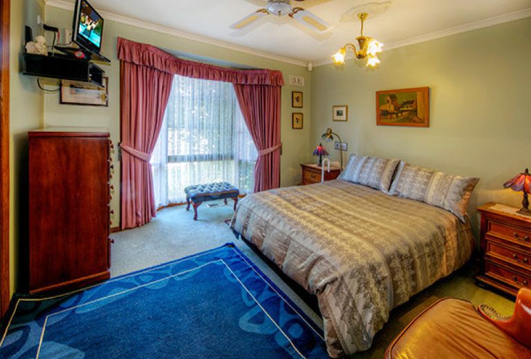 1 / 145 Grandview Road, Wheelers Hill