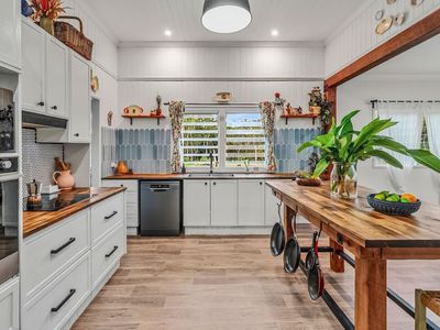 57 Coonowrin Road, Glass House Mountains
