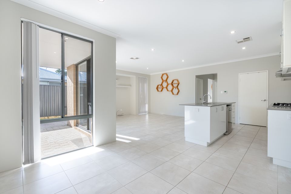138 Woolcoot Rd, Wellard