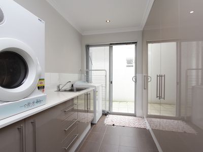 6 Barrow Crescent, North Coogee