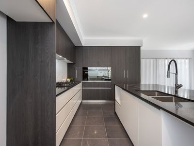 16 Mainmast Way, Port Kennedy