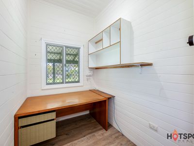 19C Low Street, Kensington