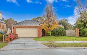 15 Cunneen Crescent, Berwick