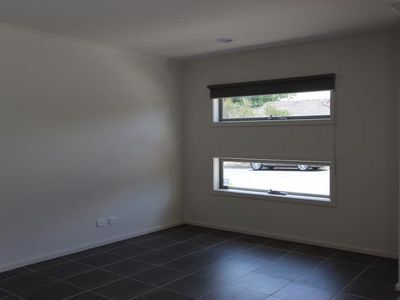 1A Mack Court, Belmont