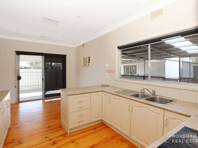 17 Howard Street, Horsham