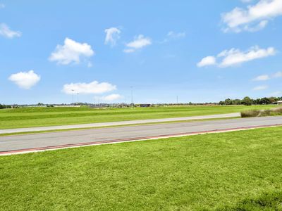 4 Outfield Road, Clyde