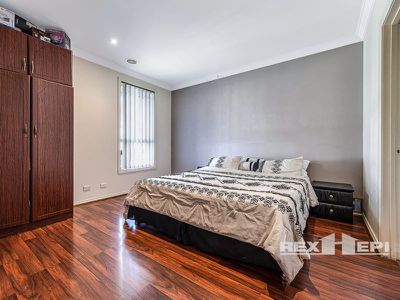 36 Strabane Way, Hampton Park