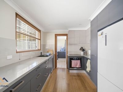 1 / 35 Hind Avenue, Forster