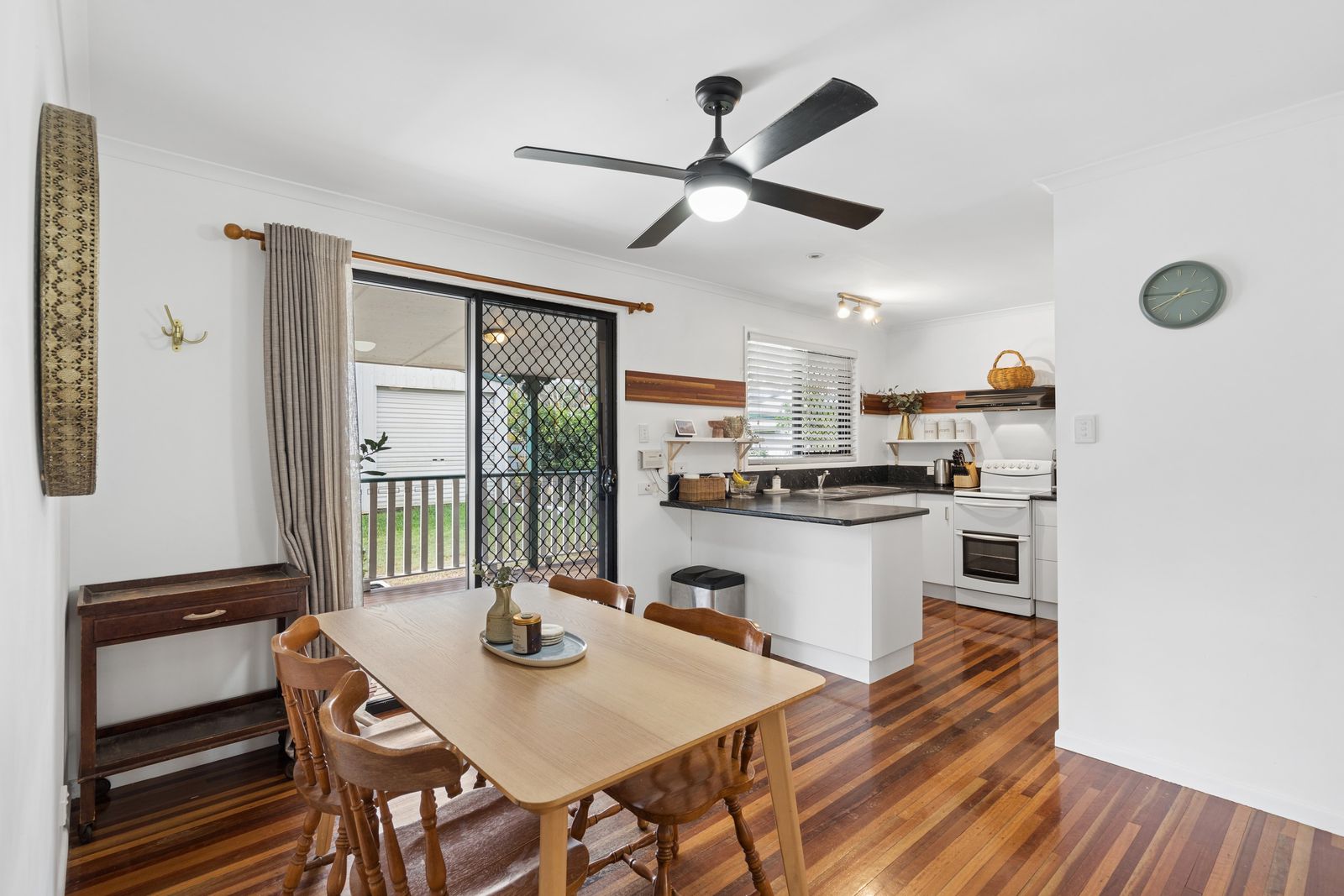 Photo 4 of 23, 68 - 70 Sutton Street, Brooloo