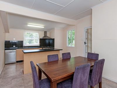 90 South Station Road, Silkstone