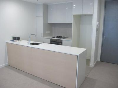 605 / 70 Queens Road, Melbourne