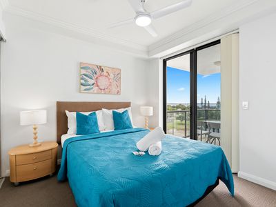 19 / 136 Marine Parade, Southport