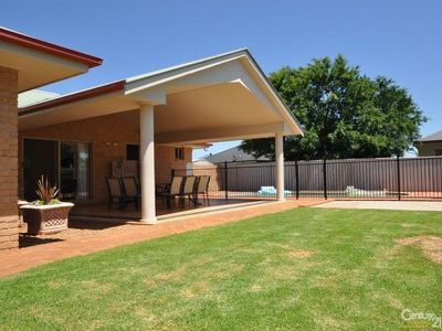 11 Nepean Place, Dubbo